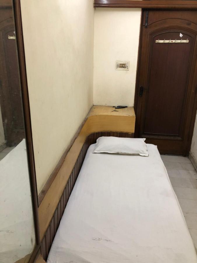 Hotel Yes Please Lodge Új-Delhi Kültér fotó